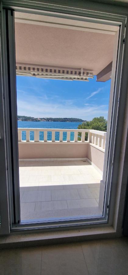 Apartments Stipe Рогозница Екстериор снимка