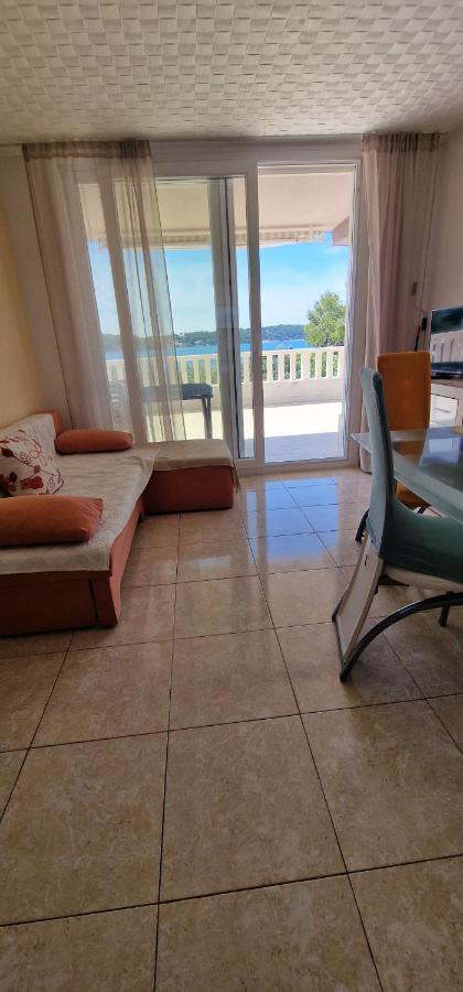 Apartments Stipe Рогозница Екстериор снимка