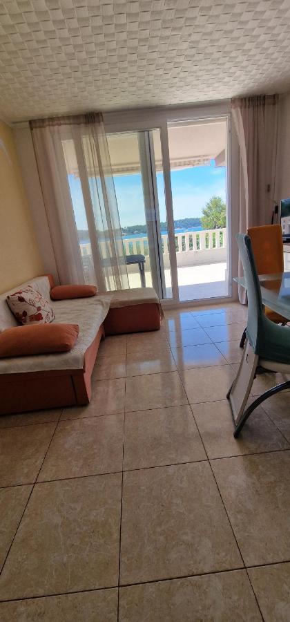 Apartments Stipe Рогозница Екстериор снимка