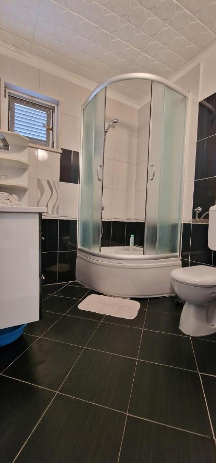 Apartments Stipe Рогозница Екстериор снимка